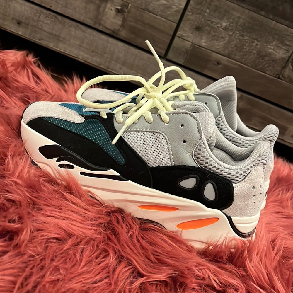 Yeezy Wave Runner Sneakers